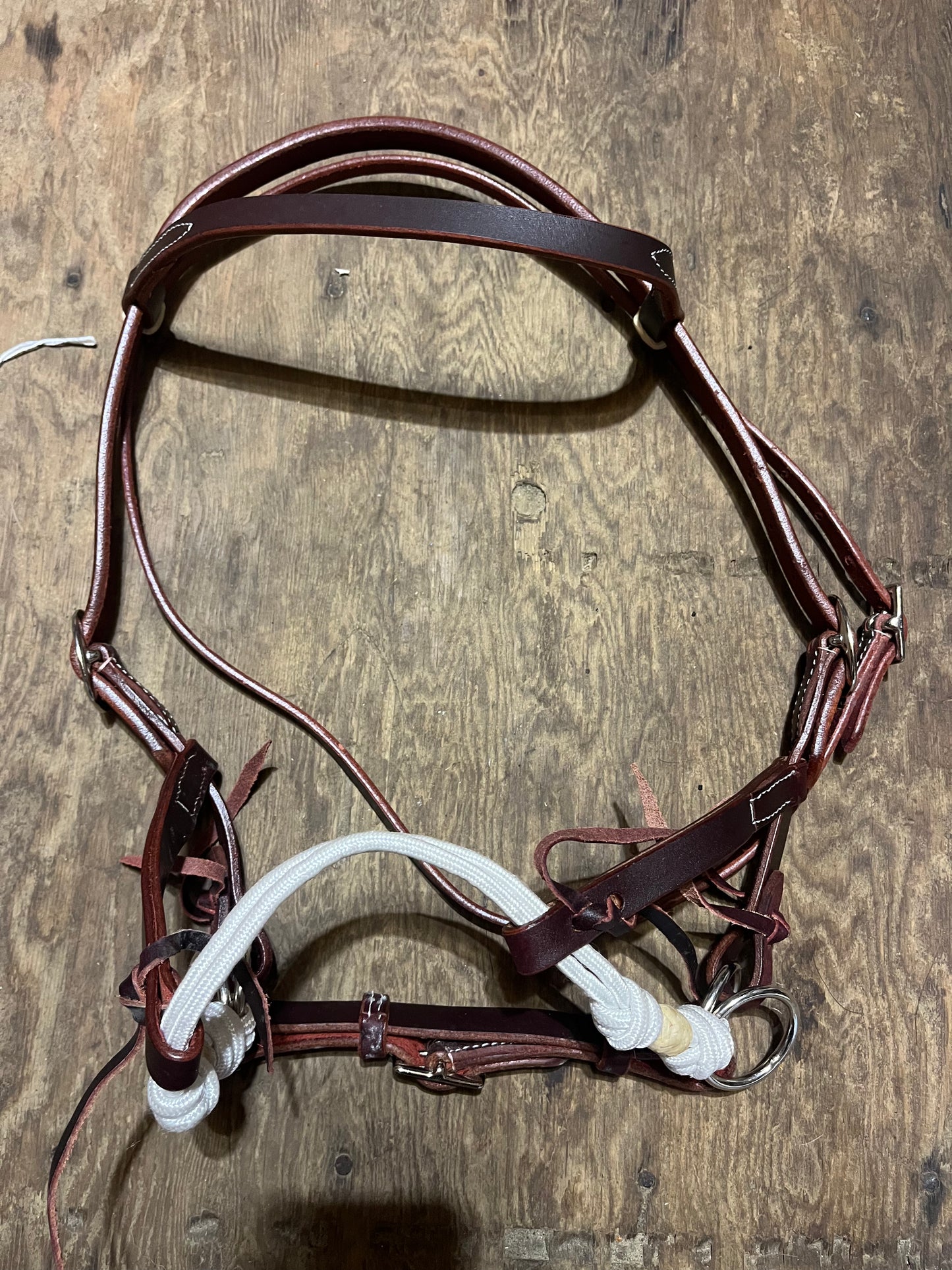 Dark leather side pull