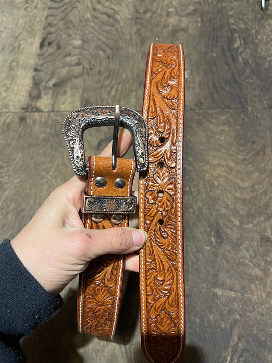 Tooled belt measures 45”