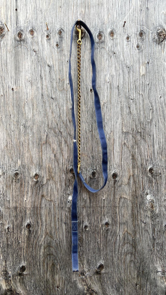 Nylon lead with brass chain
