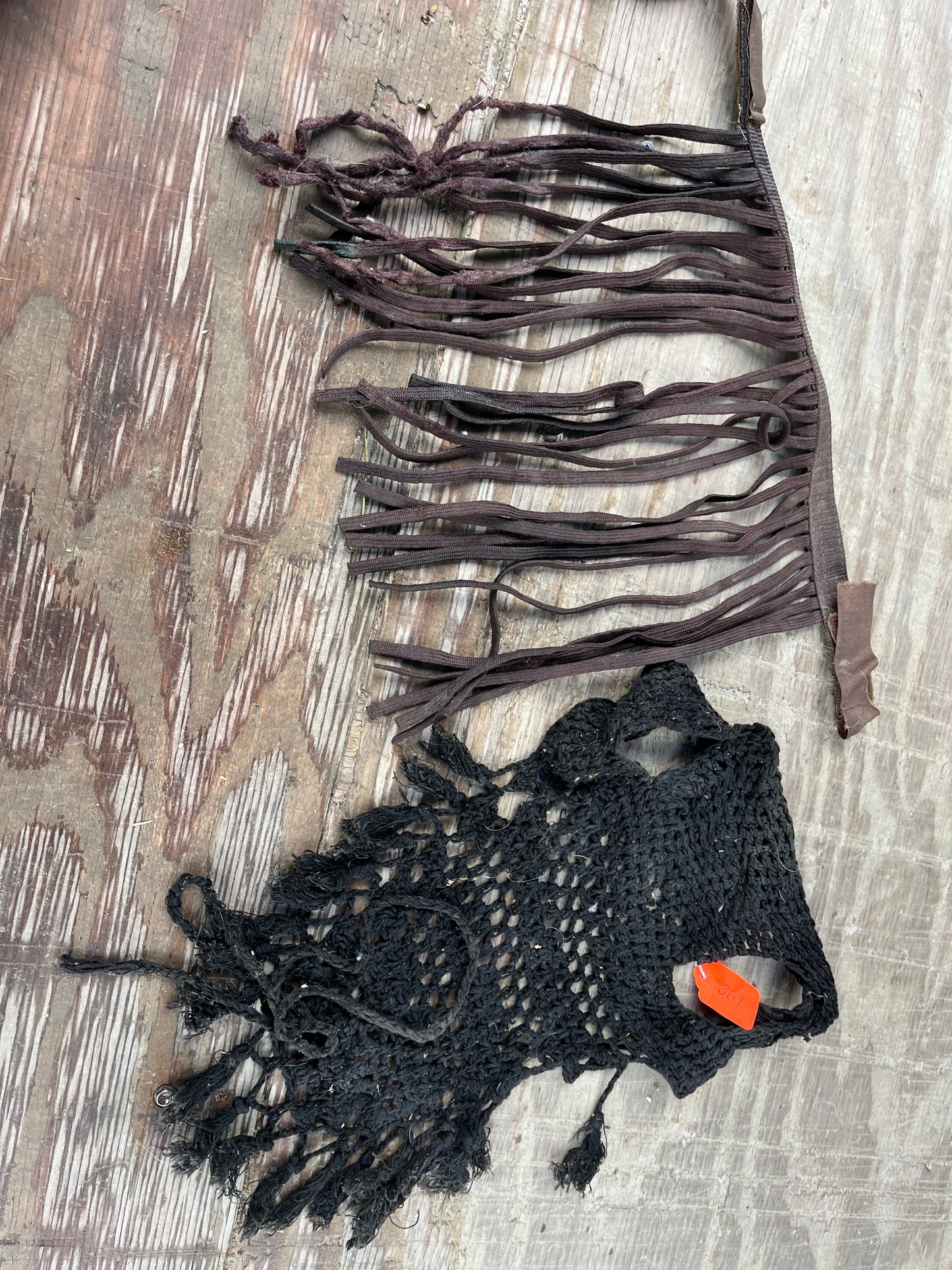 Fly bonnet and fringe