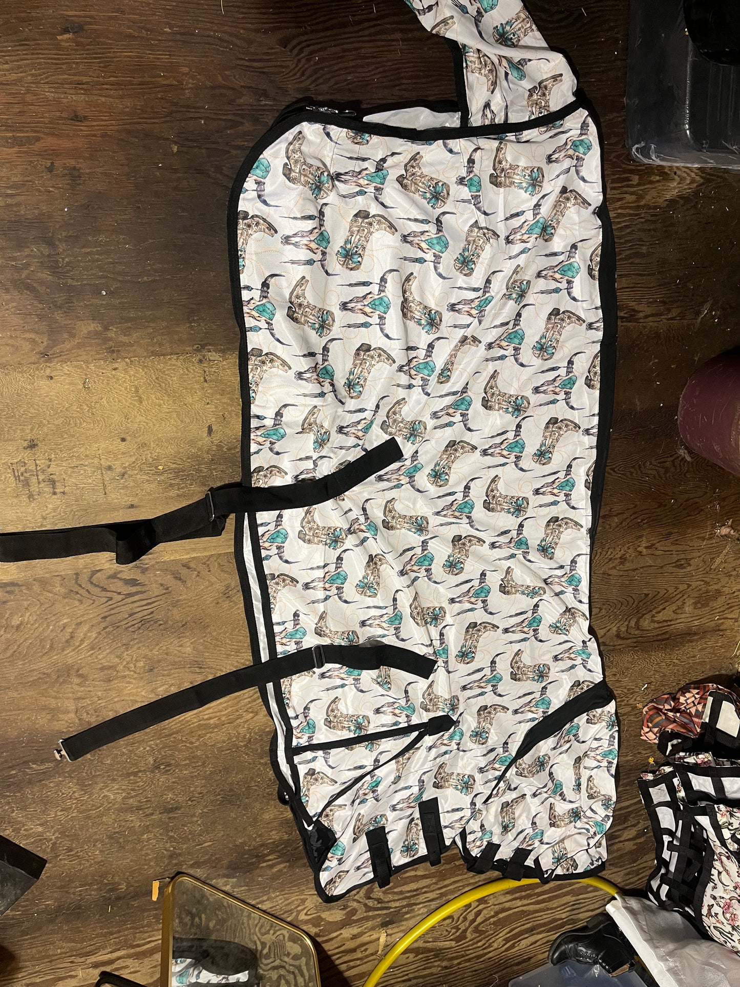 69” western print flysheet with neck