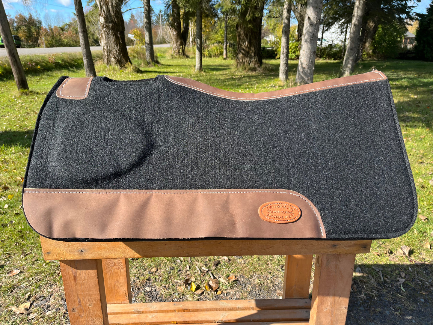 Shoulder build up black felt pad