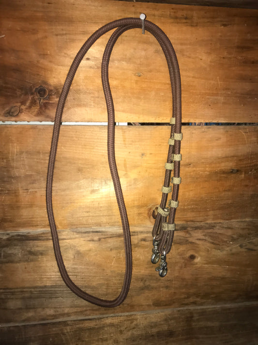 Clip on barrel reins