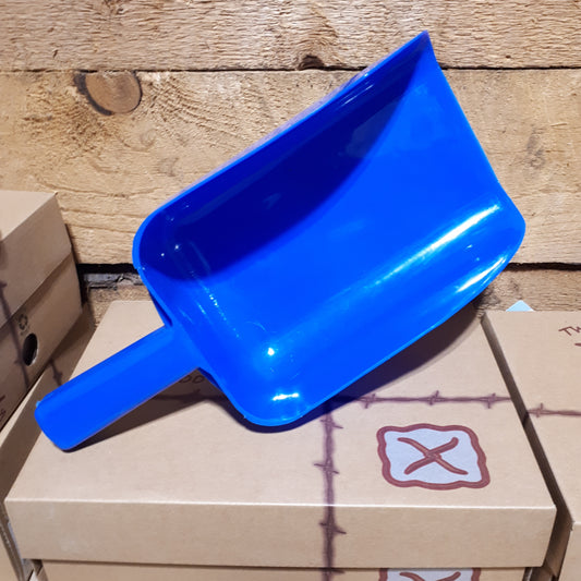Polymar feed scoop