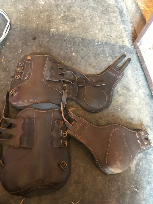 Dyon size 3 leather horse boots set of 4